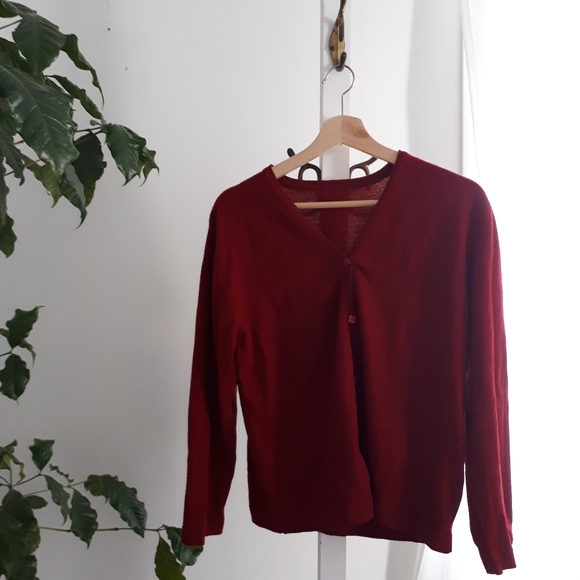 ❤ 3/30$- Red cardigan bought in paris - Picture 1 of 2